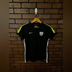 Vintage Nike Medium U.S. Women's National Team 2015 World Cup training jersey.